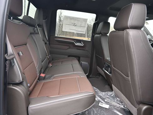 New 2026 GMC Sierra 3500 Denali w/ Denali Reserve Package image 25