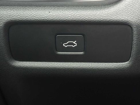 Certified 2025 Volvo V60 B5 Cross Country Plus image 31