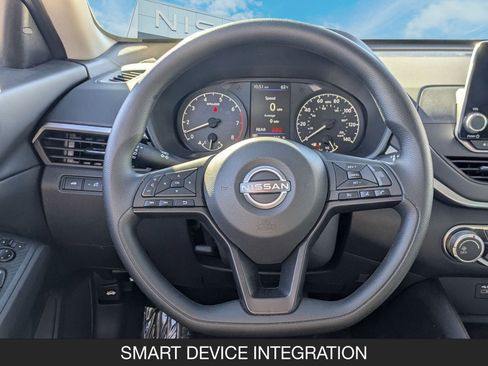 Used 2025 Nissan Altima 2.5 S image 12