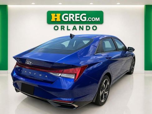 Used 2022 Hyundai Elantra SEL w/ Convenience + Premium Package FWD image 6