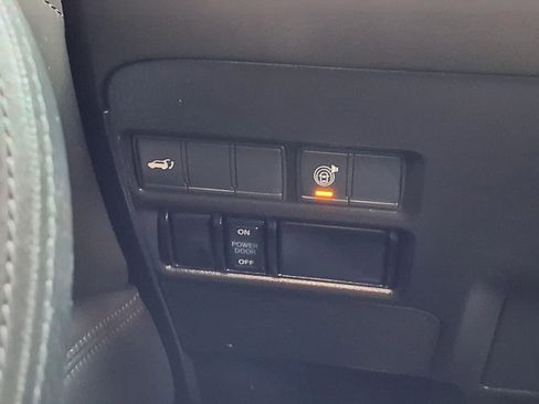 Used 2021 Nissan Armada SL w/ Captain's Chairs Package AWD/4WD image 17