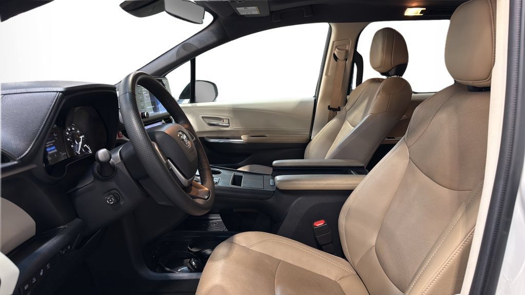 Used 2024 Toyota Sienna Limited AWD/4WD image 29