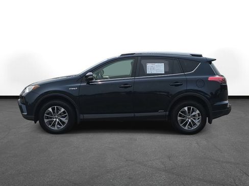 Certified 2018 Toyota RAV4 XLE AWD/4WD image 11