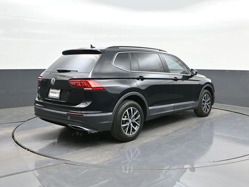 Used 2020 Volkswagen Tiguan SE w/ Panoramic Sunroof Package FWD image 11