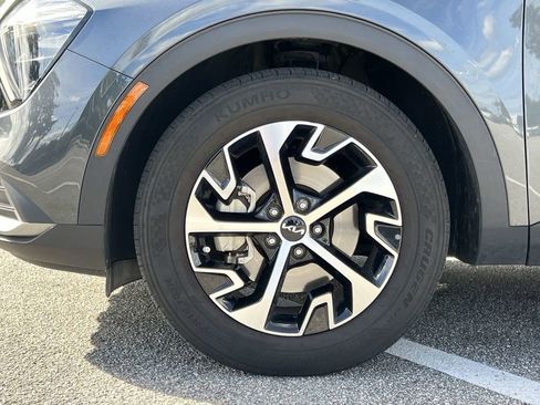 Used 2023 Kia Sportage EX image 11