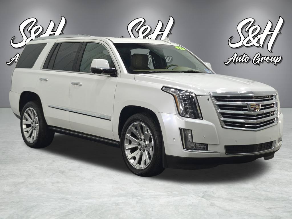 Used 2018 Cadillac Escalade Platinum AWD/4WD image 2