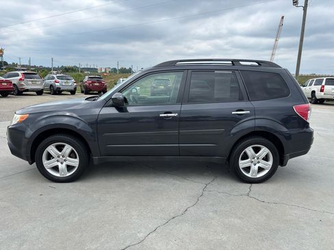 Used 2010 Subaru Forester 2.5X Limited AWD/4WD image 7