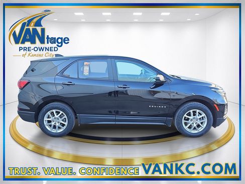 Used 2024 Chevrolet Equinox LS w/ LS Convenience Package image 5