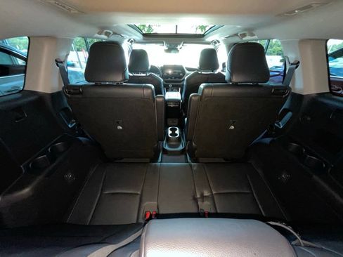 Used 2022 Toyota Highlander Platinum AWD/4WD image 26