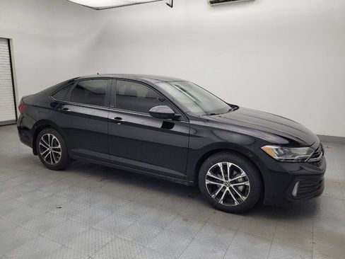 Used 2024 Volkswagen Jetta Sport image 11