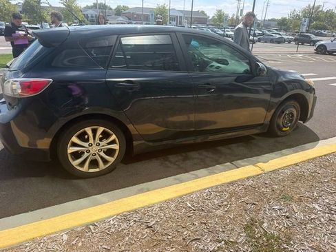 Used 2011 MAZDA MAZDA3 s Sport FWD image 10