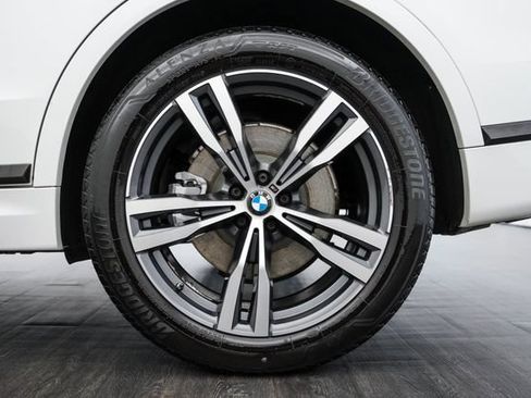 Used 2021 BMW X7 xDrive40i w/ M Sport Package AWD/4WD image 46