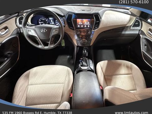 Used 2017 Hyundai Santa Fe SE FWD image 11
