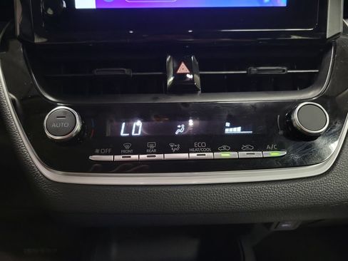 Used 2025 Toyota Corolla LE FWD image 19