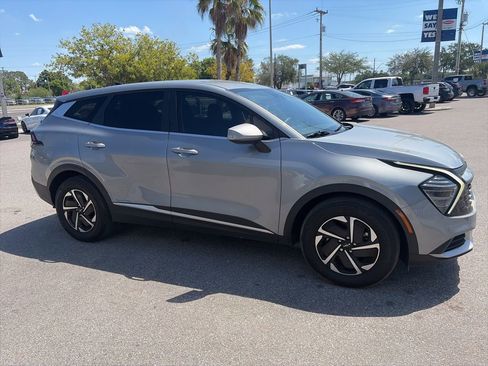 Used 2024 Kia Sportage LX image 4