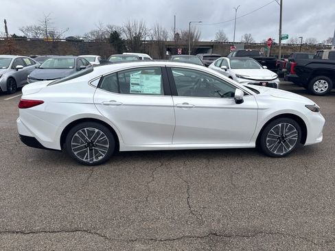 New 2026 Toyota Camry XLE AWD/4WD image 8