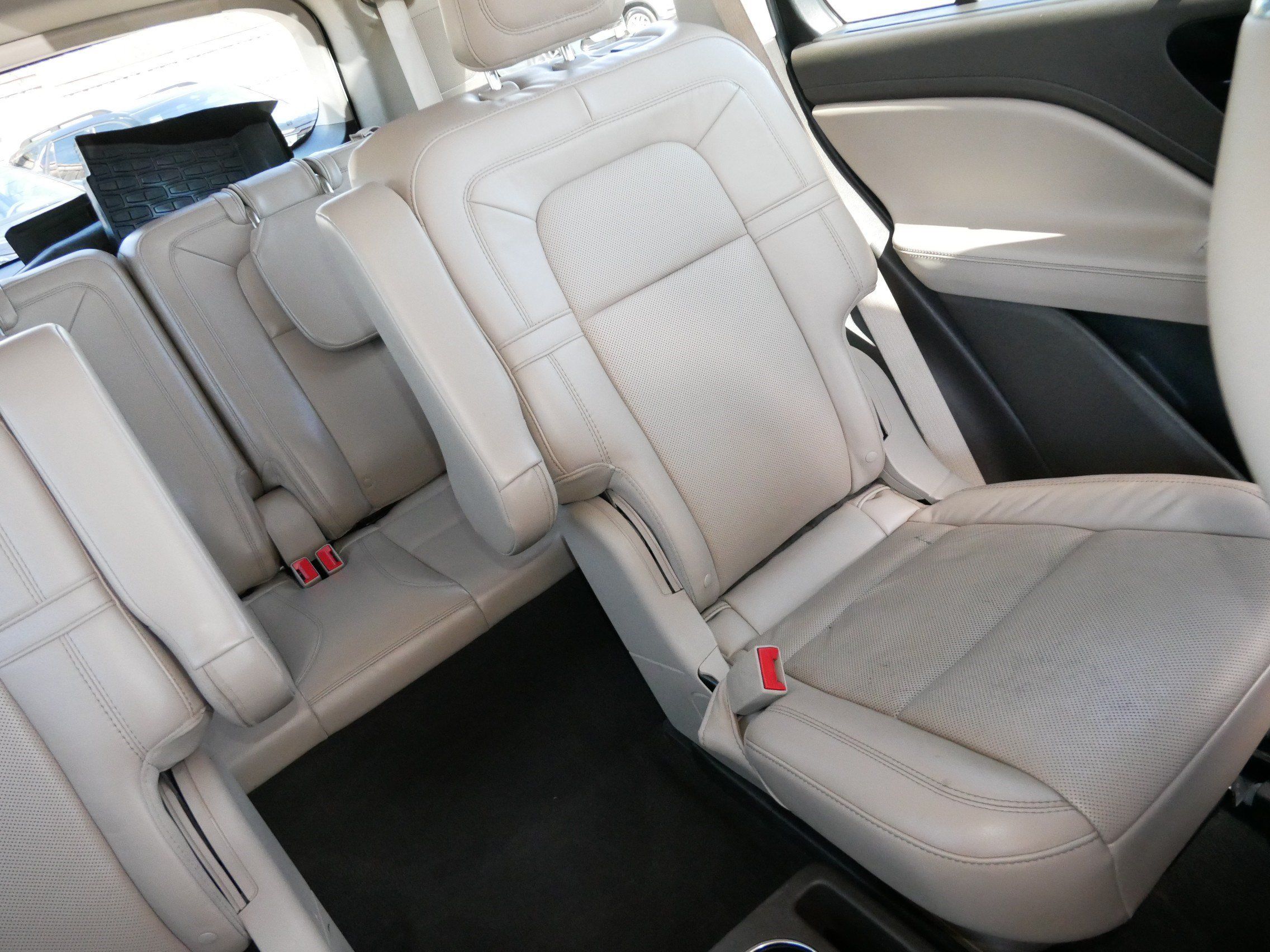 Used 2022 Lincoln Aviator Reserve w/ Equipment Group 201A AWD/4WD image 14