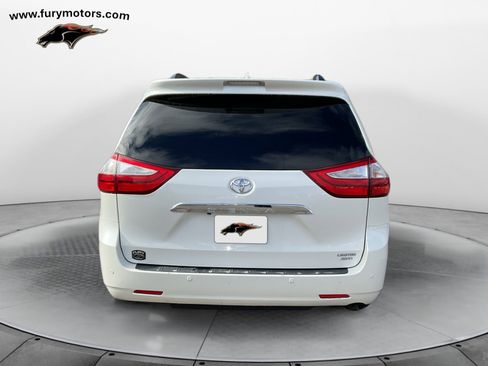 Used 2015 Toyota Sienna Limited image 4