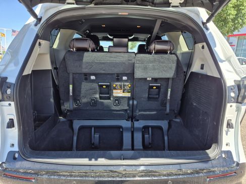 Used 2022 Toyota Sienna Platinum AWD/4WD image 21