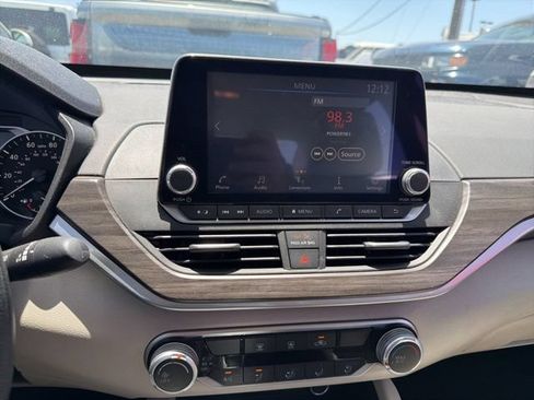 Used 2025 Nissan Altima 2.5 SV FWD image 7