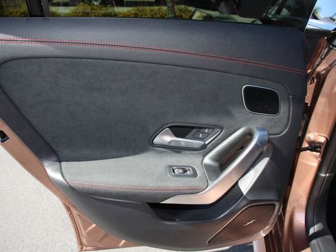 Used 2023 Mercedes-Benz CLA 250 image 21