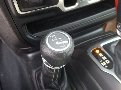 Used 2025 Jeep Wrangler Unlimited Sport AWD/4WD image 21