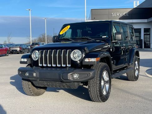 Used 2021 Jeep Wrangler Unlimited Sahara AWD/4WD image 3