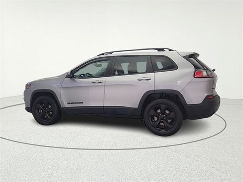 Used 2019 Jeep Cherokee Latitude Plus image 5