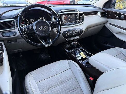 Used 2017 Kia Sorento EX FWD image 10