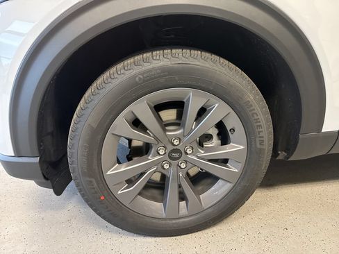 New 2026 Ford Explorer Active w/ Active Comfort Package AWD/4WD image 2