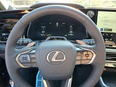 New 2026 Lexus TX 500h AWD image 13