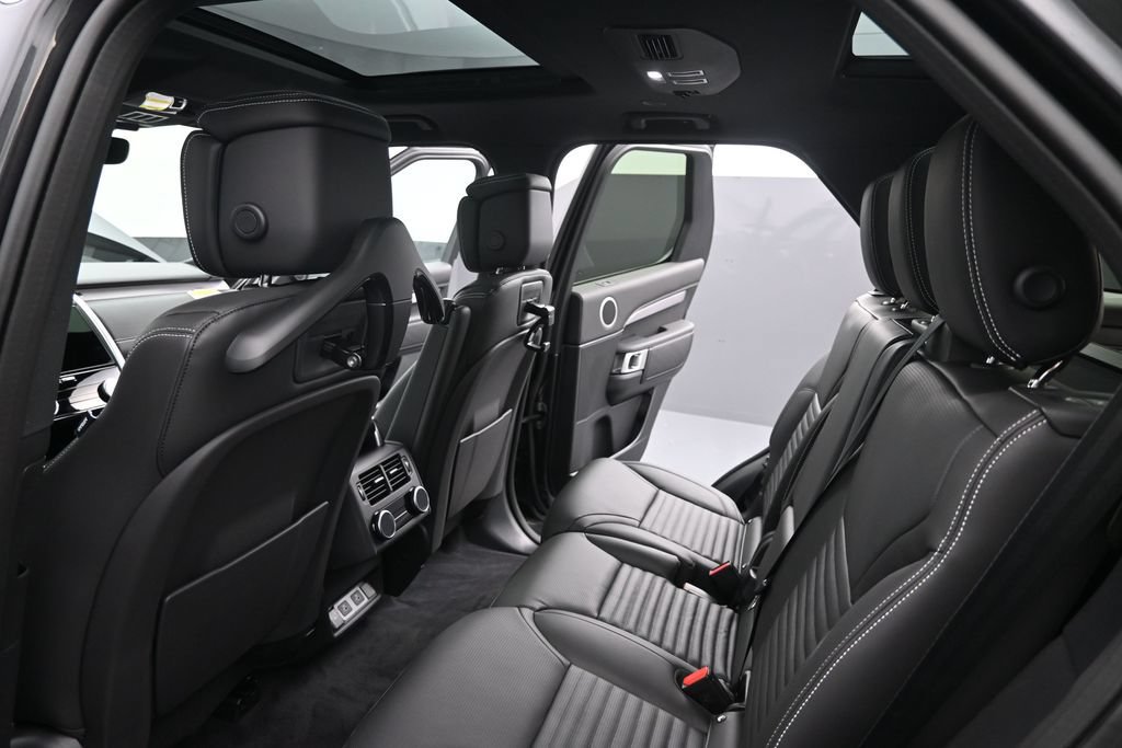 New 2026 Land Rover Discovery Limited Edition AWD/4WD image 19