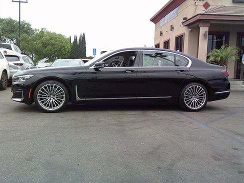 Used 2020 BMW 740i RWD image 2