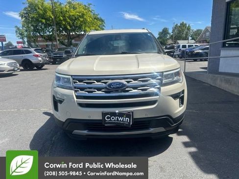 Used 2018 Ford Explorer XLT w/ Equipment Group 202A AWD/4WD image 2