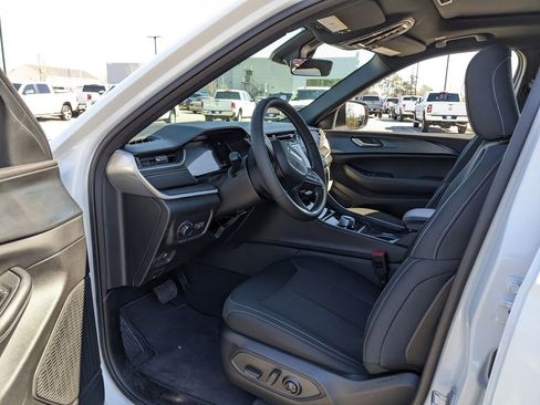 New 2026 Jeep Grand Cherokee L 2WD image 36