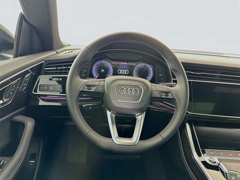 Used 2025 Audi Q8 Premium Plus image 24