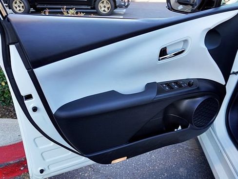 Used 2016 Toyota Prius Four FWD image 29