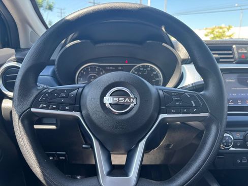 Used 2025 Nissan Versa SV FWD image 27