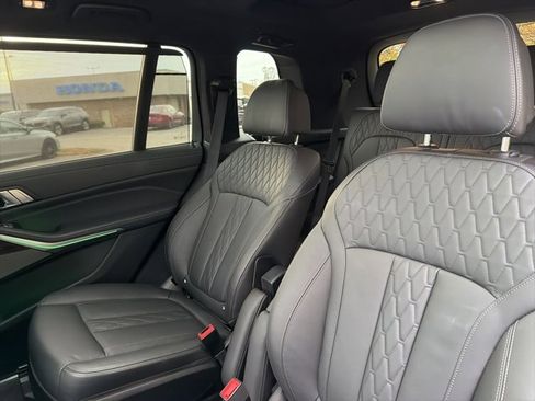 Used 2023 BMW X7 xDrive40i w/ Executive Package image 27
