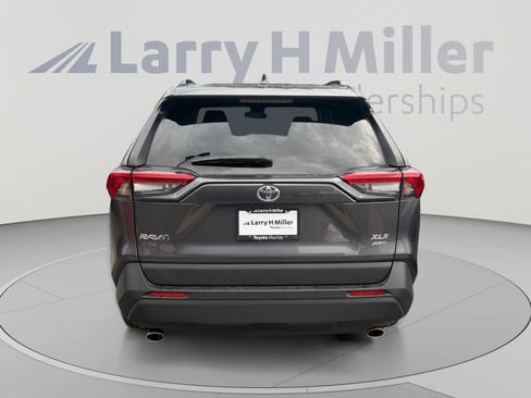 Used 2025 Toyota RAV4 XLE AWD/4WD image 4