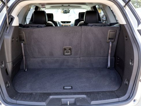 Used 2014 Chevrolet Traverse LTZ FWD image 11