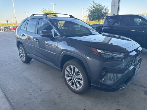 Used 2025 Toyota RAV4 Limited image 9