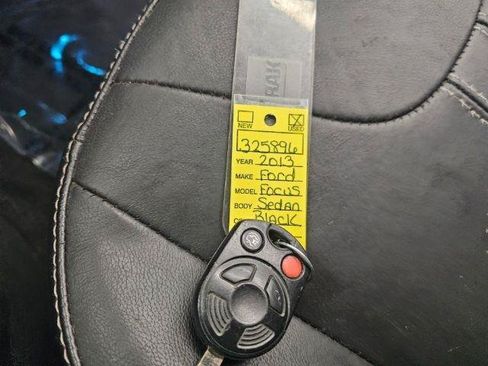 Used 2013 Ford Focus SE FWD image 22