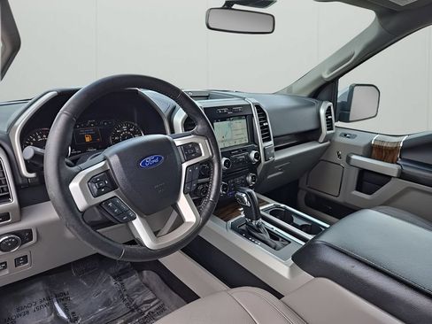 Used 2018 Ford F150 Lariat w/ Equipment Group 502A Luxury AWD/4WD image 11