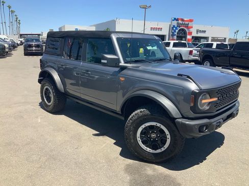 Used 2023 Ford Bronco Badlands w/ Sasquatch Package AWD/4WD image 1