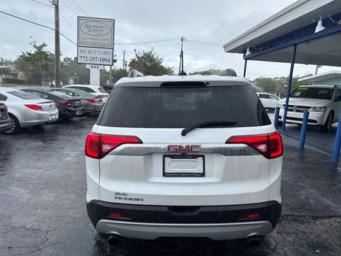 Used 2017 GMC Acadia SLT image 3