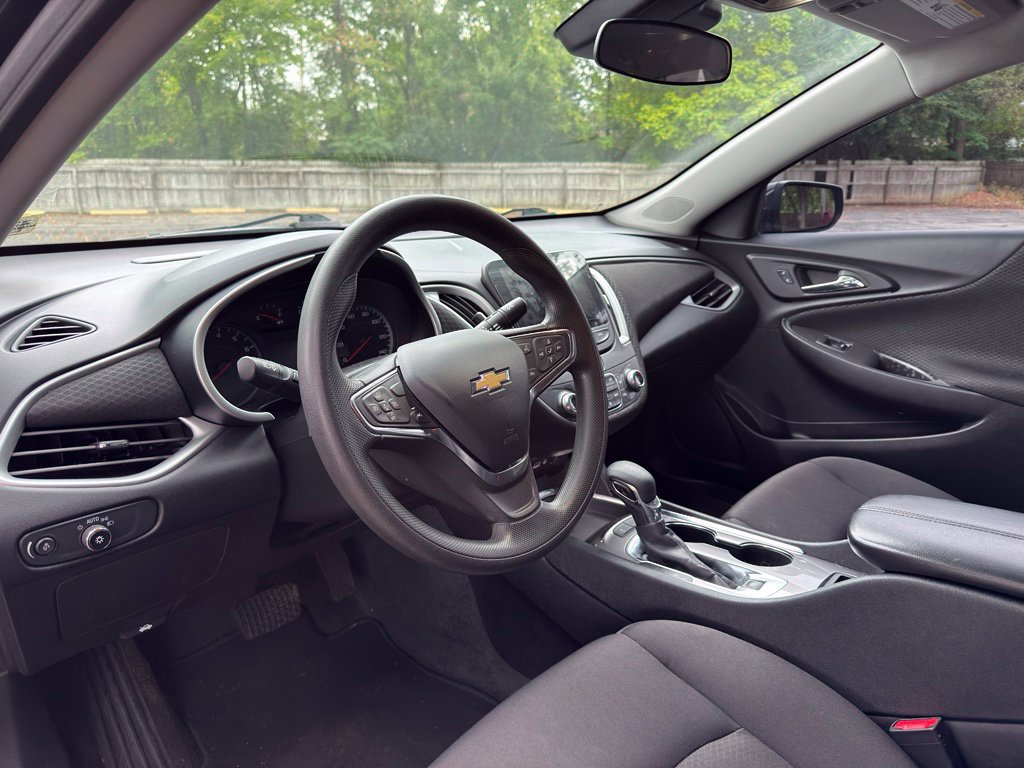 Used 2024 Chevrolet Malibu LT FWD image 22