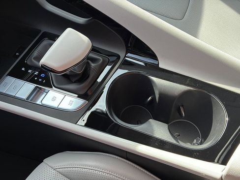 New 2026 Hyundai Elantra Limited FWD image 23