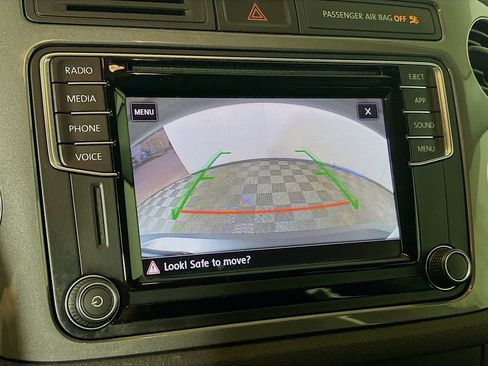 Used 2017 Volkswagen Tiguan Limited w/ Premium Package AWD/4WD image 12