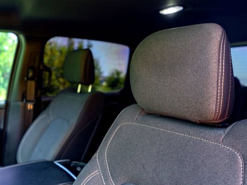 Used 2019 RAM 1500 Big Horn AWD/4WD image 12